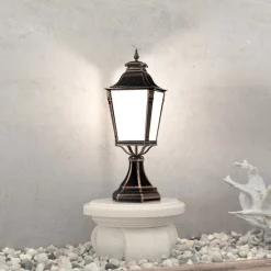 Aiko sokkellampe i patina-look