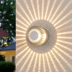 Aluminiumsgrå utevegglampe Lennias med LED-lys