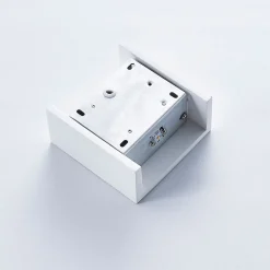 Anneke - firkantet LED-vegglampe i gips