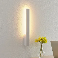 Arcchio Ivano LED-vegglampe, 42,5 cm, hvit