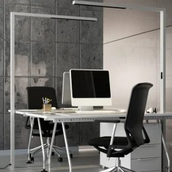 Arcchio LED-gulvlampe til kontor Jolinda, sølv, 4 000 K, sensor