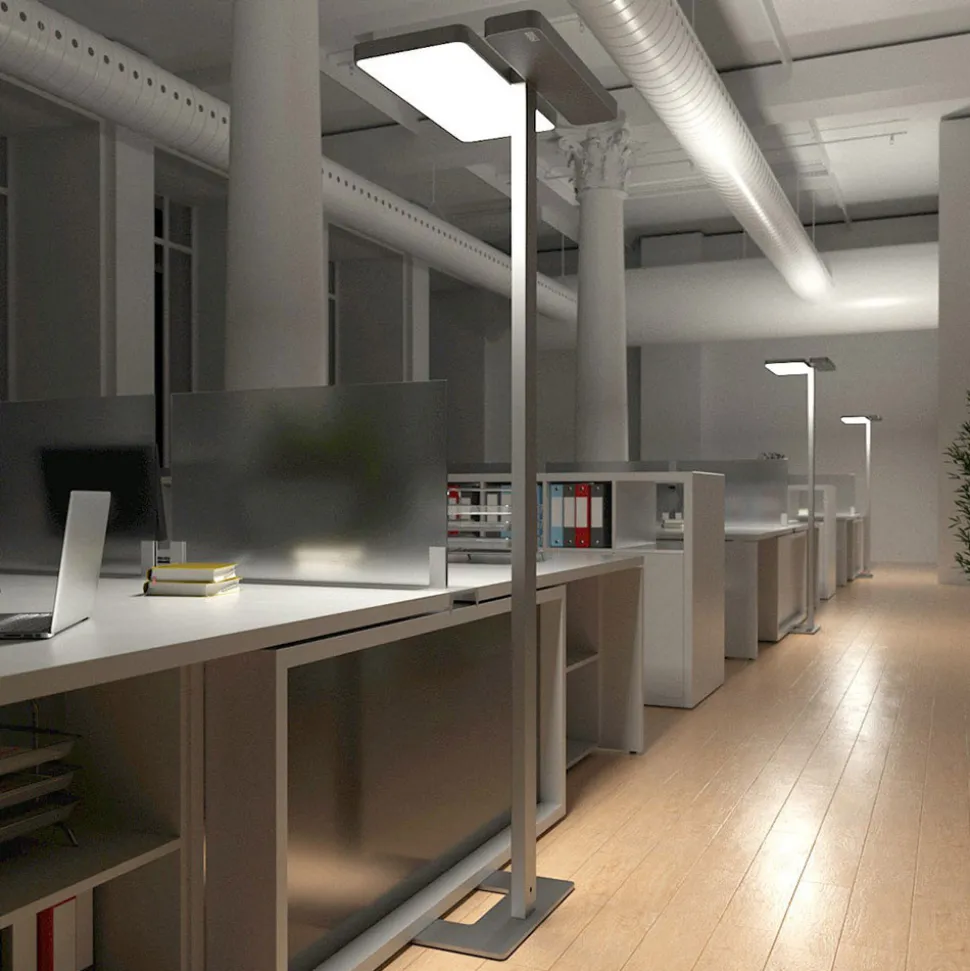 Arcchio LED-gulvlampe til kontor Aila, sølv, dagslyssensor