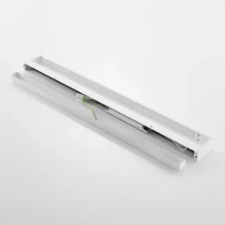 Arcchio LED-vegglampe Jora, 90 cm, hvit, svingbar, IP44