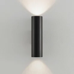 Arcchio vegglampe Brinja, svart, metall, opp/ned, GU10