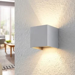 Arcchio vegglampe Zuzana, kantet, aluminiumsfarget, G9, 10 cm