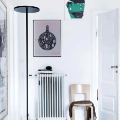 Artemide Athena LED-gulvlampe, 2 700 K, svart