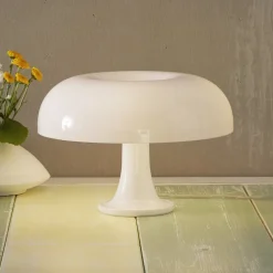 Artemide Nessino – designbordlampe, hvit