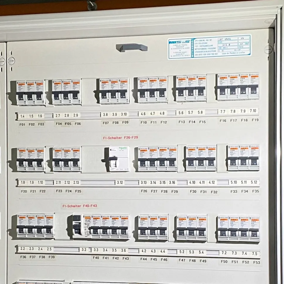 Batteridrevet spot Schönau, LED-håndlampe m 1000lm