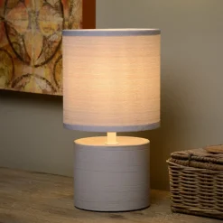 Bordlampe Greasby med tekstilskjerm, grå