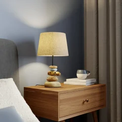 Bordlampe Vera, stoffskjerm og steindekor, 38 cm