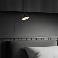 Brello vegglampe, skruefeste, svart