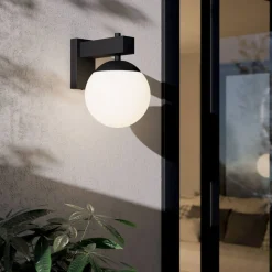 Bufalata utendørs vegglampe, svart/opalhvit