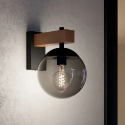 Bufalata utendørs vegglampe, svart/tre/røykgrå
