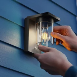 Calex Asti utendørs LED-vegglampe, sensor, IP44, svart