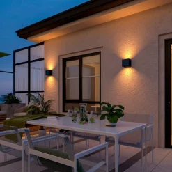 Calex utendørs LED-vegglampe Cube, opp/ned, høyde 10 cm, svart