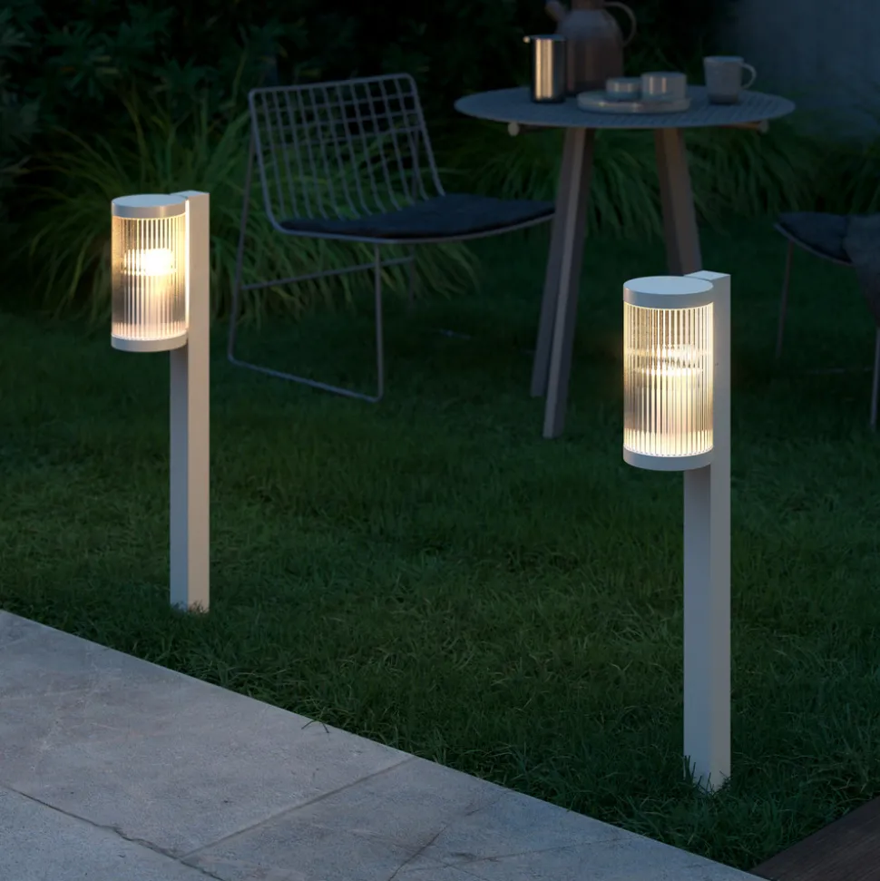 Coupar Garden vinklende lampe av aluminium, sand