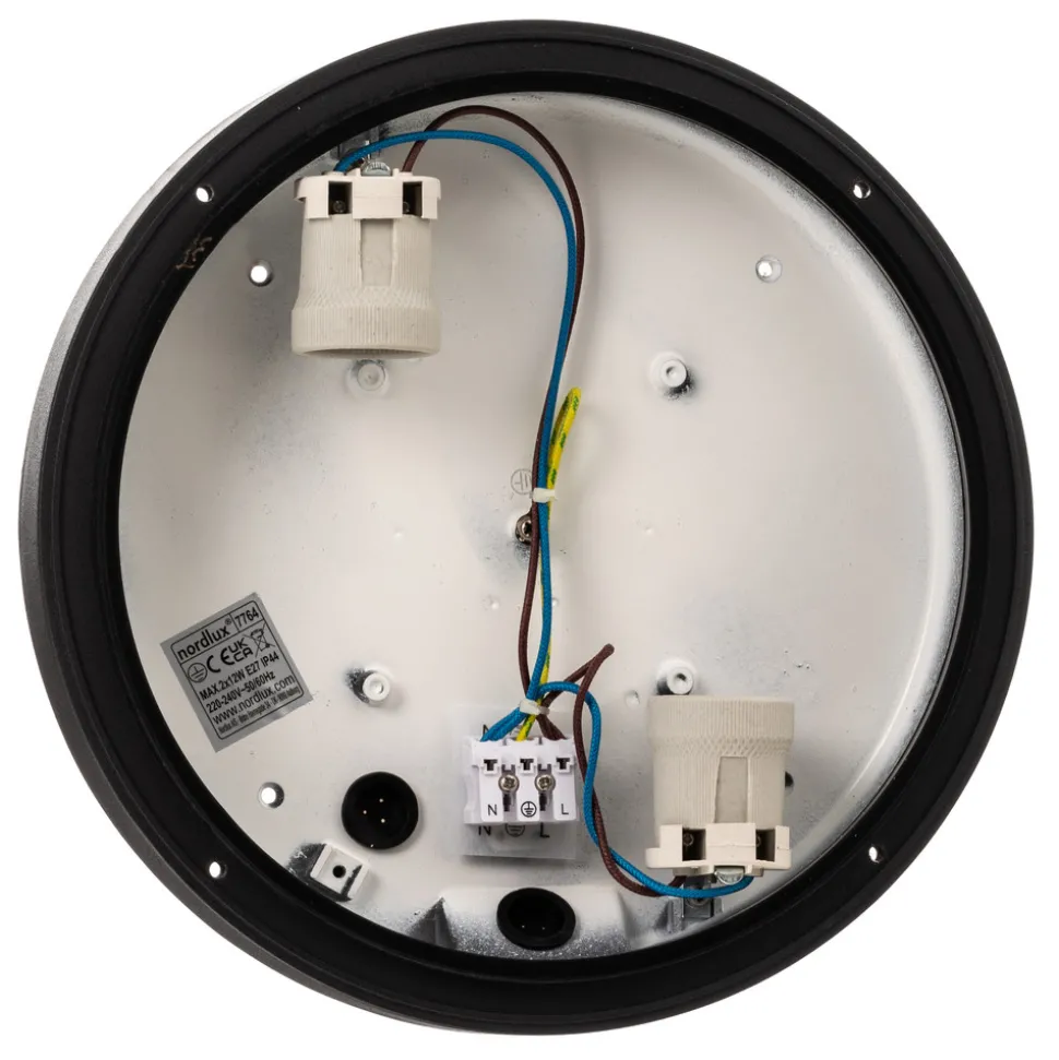 Desi 28 - en taklampe for utendørs bruk