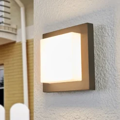 Diskret Celeste utendørs LED-vegglampe