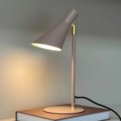 Dyberg Larsen bordlampe DL12, beige, høyde 39,5 cm, metall
