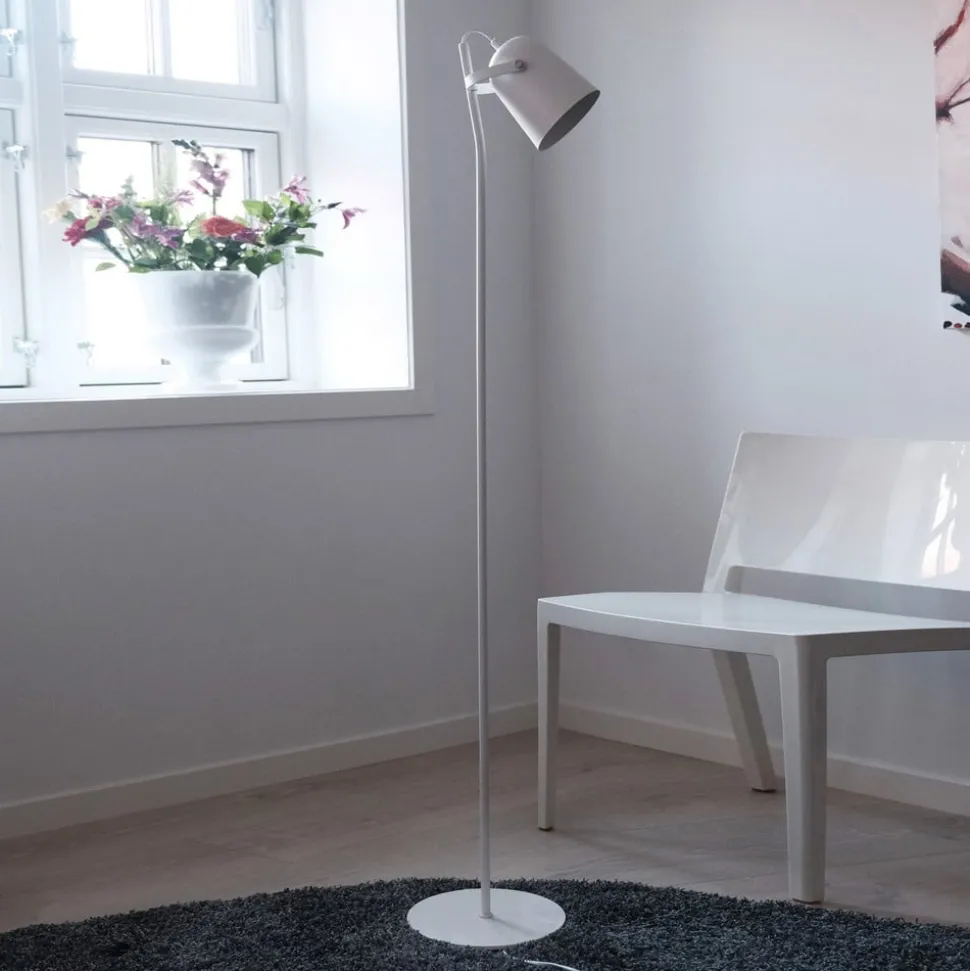 Dyberg Larsen Oslo gulvlampe av metall, hvit