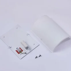 Enkel vegglampe Giulia i frostet glass