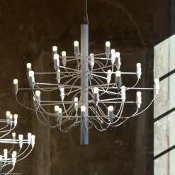 FLOS 2097/30 LED-lysekrone, frostet, hvit