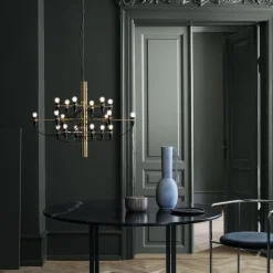 FLOS 2097/18 LED-lysekrone, frostet, messing