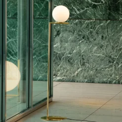 FLOS gulvlampe IC F1 10th Anniversary, gullbelagt, dimbar