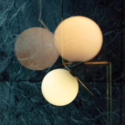 FLOS gulvlampe IC F1 10th Anniversary, gullbelagt, dimbar