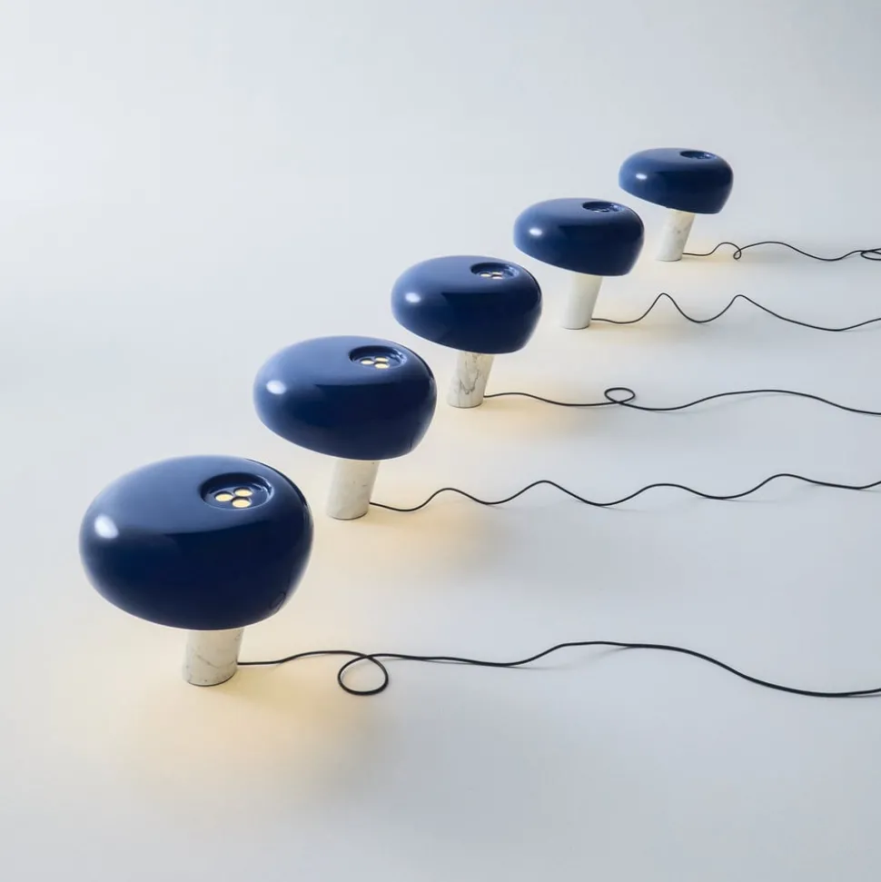 FLOS Snoopy bordlampe, marineblå, marmor, metall