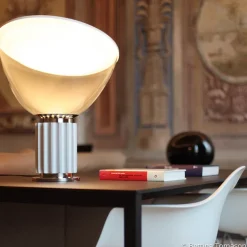 FLOS Taccia bordlampe, aluminium