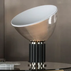 FLOS Taccia small - LED-bordlampe, svart