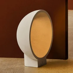 Gaia LED-sokkellampe, grå, betong, høyde 38,8 cm