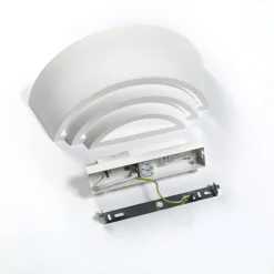 Gipsvegglampe Azriel, hvit halvrund, tre trinn