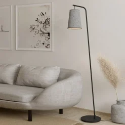 Gulvlampe Alsager med skjerm av filt