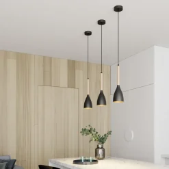 Hengelampe Muza, svart/lyst tre, Ø 11 cm