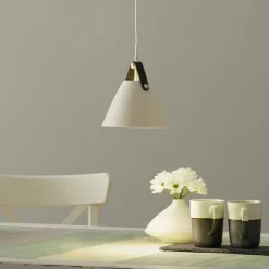 Hengelampe Strap, diameter 16,5 cm, hvit