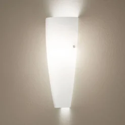 Hvit Dedalo vegglampe IP44