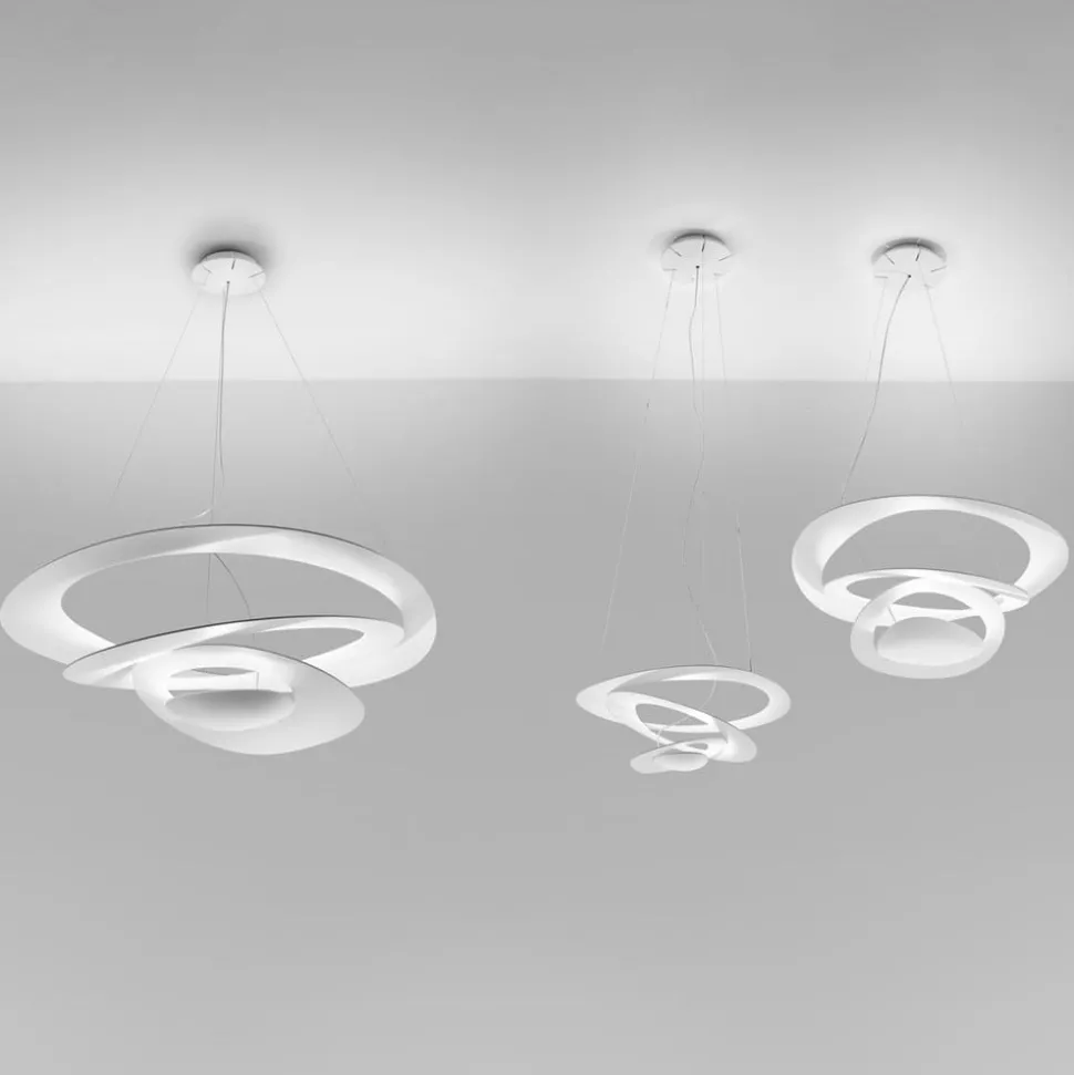 Hvit designerpendellampe Pirce, 67 x 69 cm