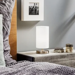 Hvit tekstillampe Clarie.