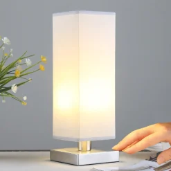 Julina - Tekstilnattbordlampe i grått