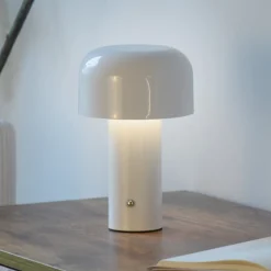 JUST LIGHT. Agnes LED-bordlampe, hvit, jern, CCT