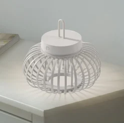 JUST LIGHT. Akuba LED-bordlampe, hvit, 22 cm, bambus