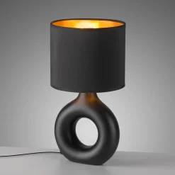 JUST LIGHT. Carara bordlampe, keramisk fot, svart