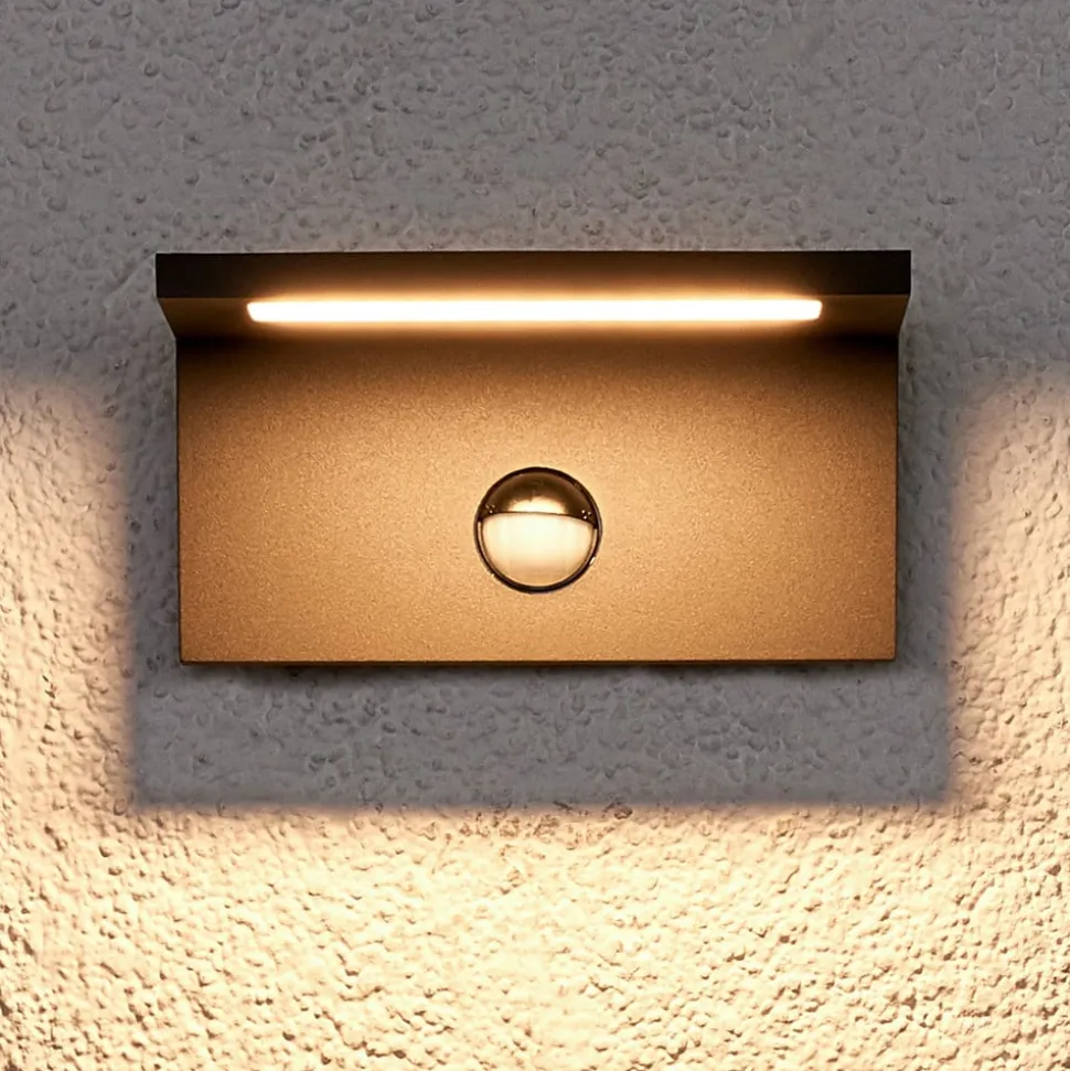 Kantet LED-utevegglampe Darina, bevegelsessensor