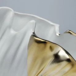 KARE Ginkgo Elegance-vase, høyde 18 cm, steintøy, hvit, gull