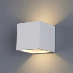 Kubeformet LED-vegglampe Marita laget av gips