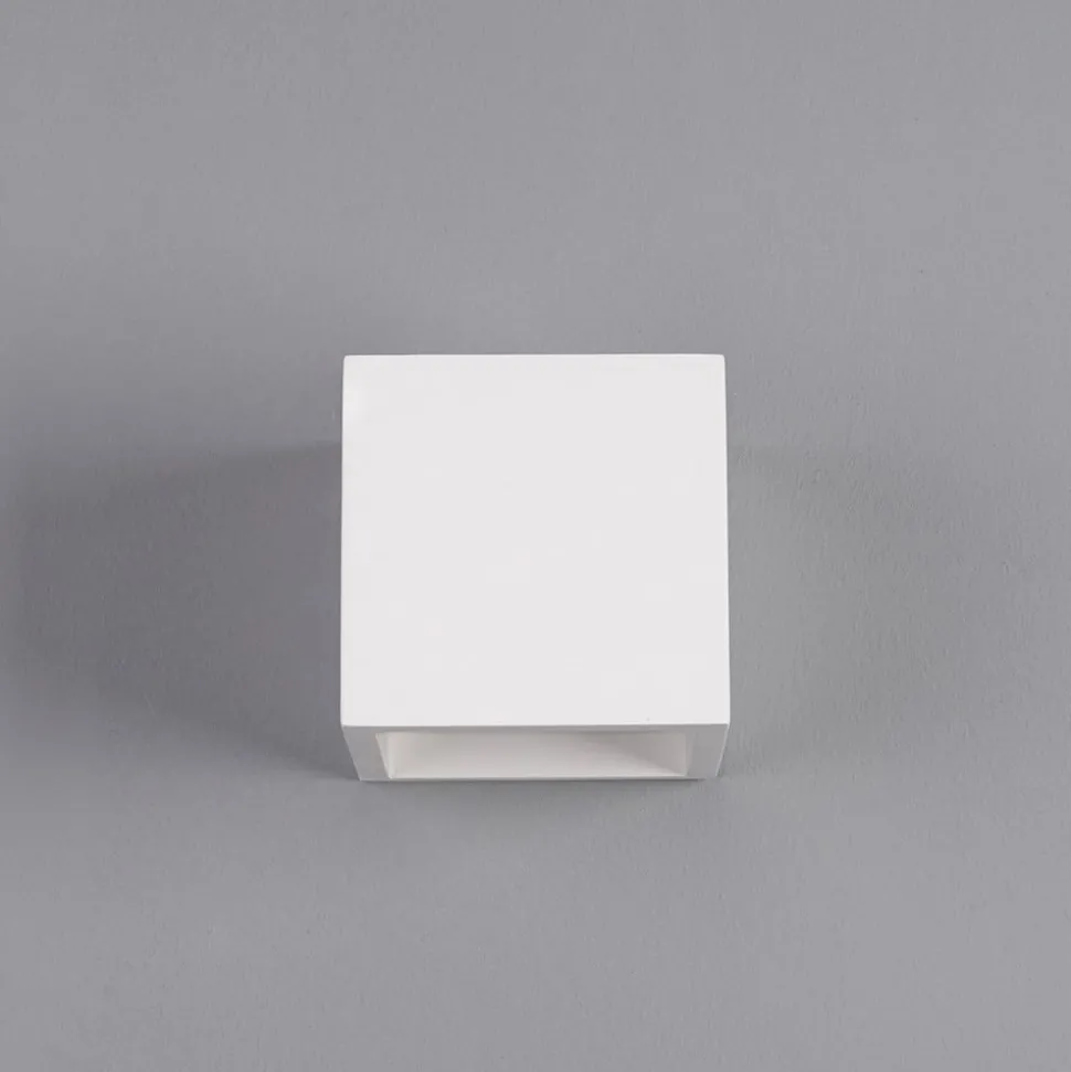 Kubeformet LED-vegglampe Marita laget av gips