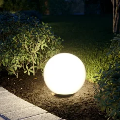 Kuleformet lampe Cumulus S til hagen, Ø 30 cm