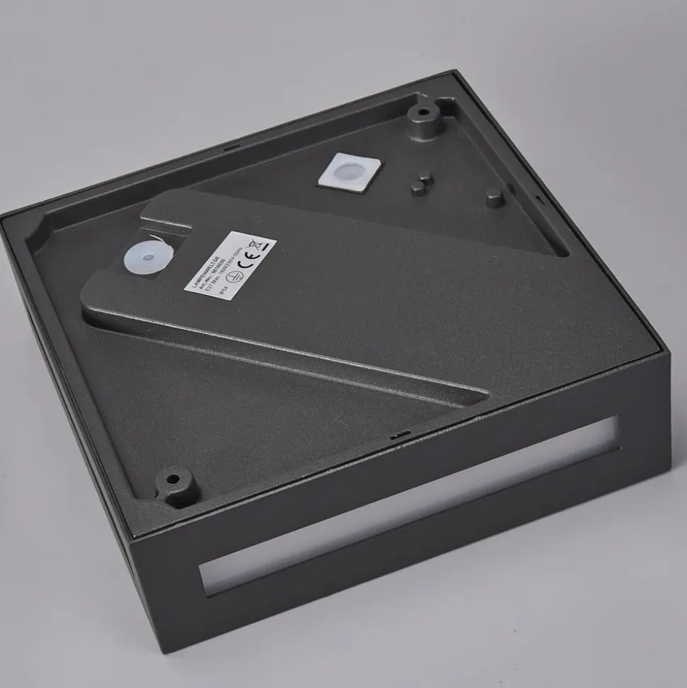 Kvadratisk utetaklampe Nerea